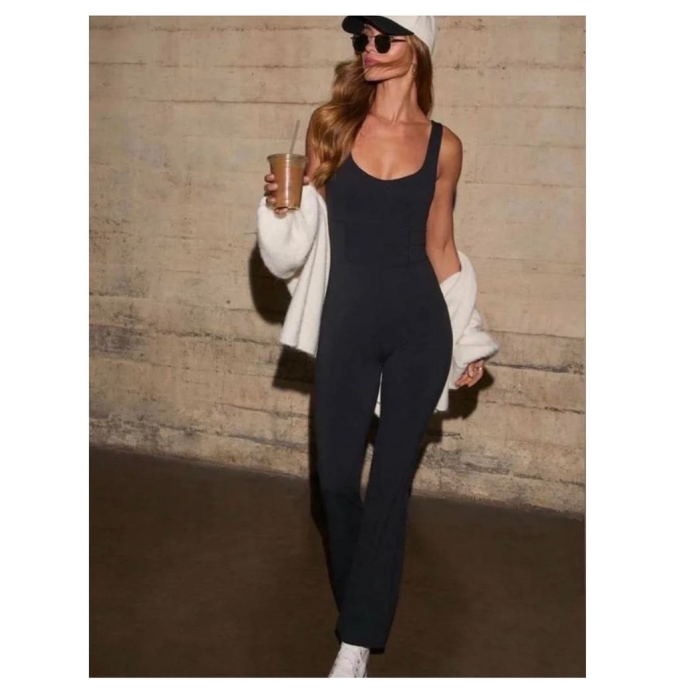 Wilo the Label Black Ribbed Flare Leg Jumpsuit Women's size large